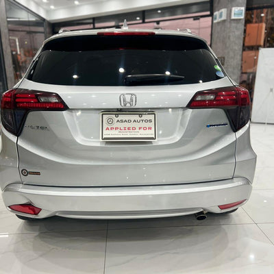 Honda Vezel (2014) Z Sensing - Top of the Line Variant