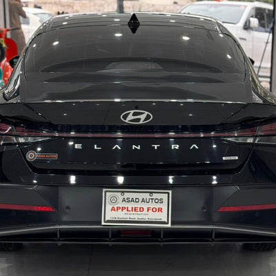 Hyundai Elantra Hybrid (2025) Smart Hybrid Efficiency with Premium Comfort