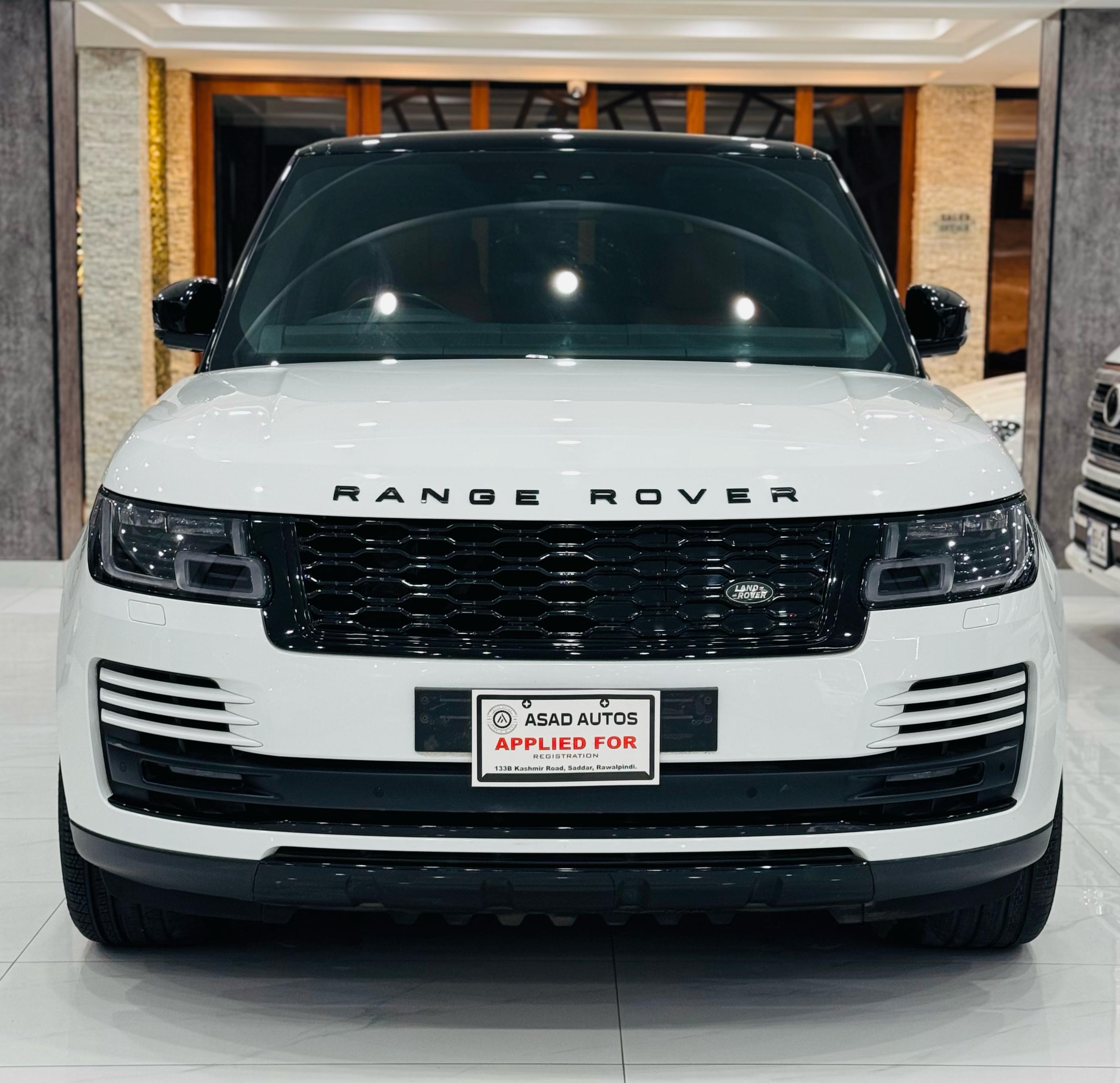 Range Rover Vogue P400e (2019) Premium Hybrid Power & British Luxury