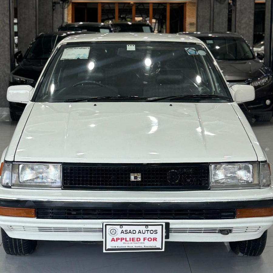 Toyota Corolla DX Saloon (1986) Vintage Classic & Collector’s Dream