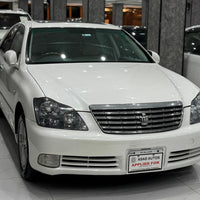 Toyota Crown Royal Saloon (2006) Classic Luxury with Royal Comfort