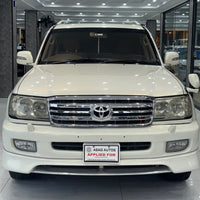 Toyota Land Cruiser Grand (1998) Classic V8 Luxury SUV with Collector Appeal