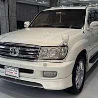 Toyota Land Cruiser Grand (1998) Classic V8 Luxury SUV with Collector Appeal