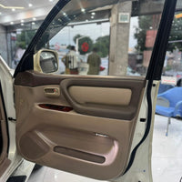 Toyota Land Cruiser Grand (1998) Classic V8 Luxury SUV with Collector Appeal