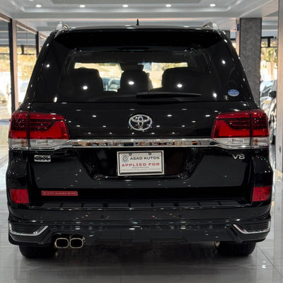 Toyota Land Cruiser ZX (2016) Power, Luxury, and Prestige