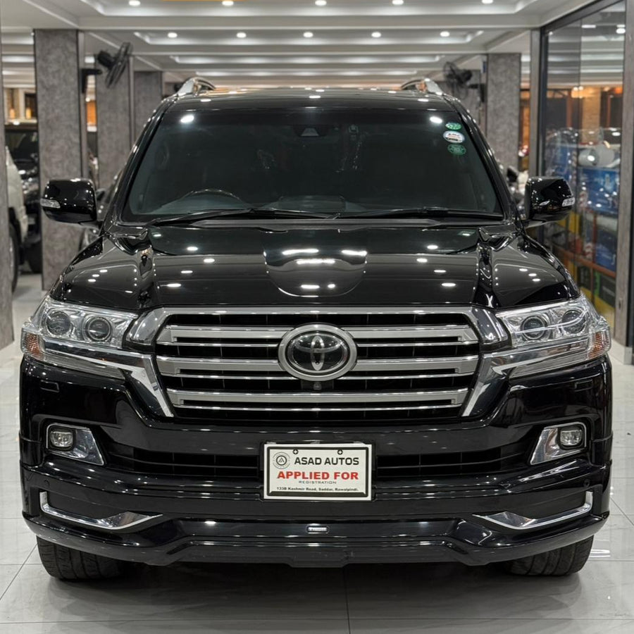 Toyota Land Cruiser ZX (2017) Luxury, Technology & Legendary Strength