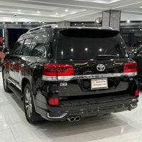 Toyota Land Cruiser ZX (2017) Luxury, Technology & Legendary Strength