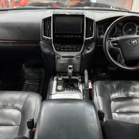 Toyota Land Cruiser ZX (2017) Luxury, Technology & Legendary Strength