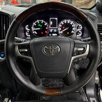Toyota Land Cruiser ZX (2017) Luxury, Technology & Legendary Strength