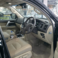 Toyota Land Cruiser ZX (2020) Ultimate Luxury, Power & Iconic Road Presence