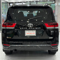 Toyota Land Cruiser ZX LC 300 (2023) Fresh Import Luxury SUV with Ultimate Prestige