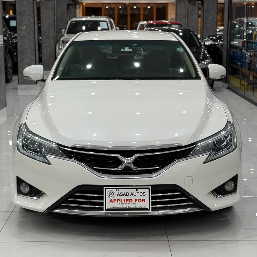 Toyota Mark X 2.5 Premium (2011) Premium Features & Pearl White