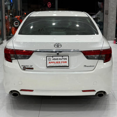 Toyota Mark X 2.5 Premium (2011) Premium Features & Pearl White