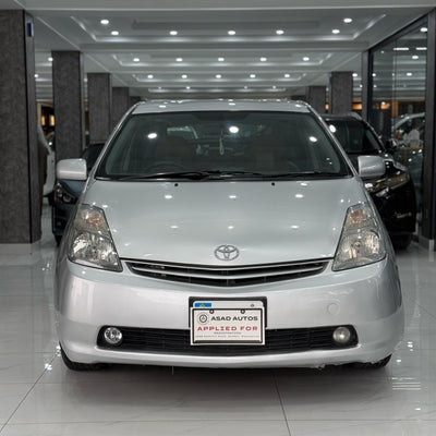 Toyota Prius (2010) The Perfect Blend of Efficiency & Reliability