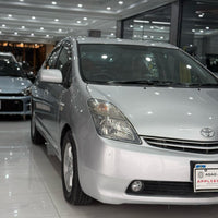 Toyota Prius (2010) The Perfect Blend of Efficiency & Reliability