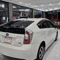 Toyota Prius S (2013) Rare Heads-Up Display, Hybrid Efficiency with Style