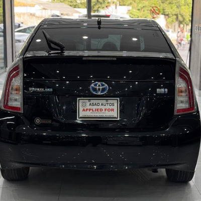 Toyota Prius S (2014) Hybrid Efficiency in Original Condition