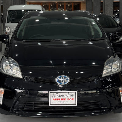 Toyota Prius S (2014) Hybrid Efficiency in Original Condition