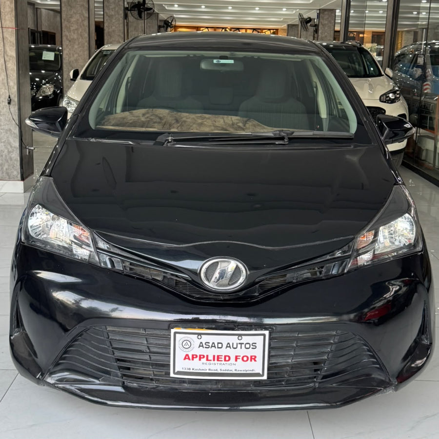 Toyota Vitz 1.0 F (2014) Compact, Economical & Feature-Packed Hatchback