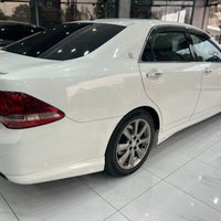Toyota Crown Athlete (2008) Premium Sedan, Luxury Redefined