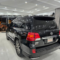 Toyota Land Cruiser ZX (2013) Luxury, Power & Prestige