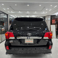 Toyota Land Cruiser ZX (2013) Luxury, Power & Prestige